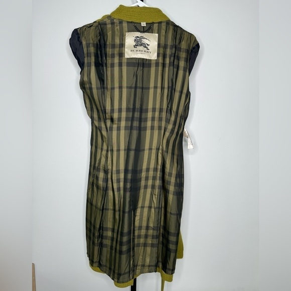 Burberry Women's Wool Trench Coat - Timeless Elegance and British Heritage - Picture 3 of 8